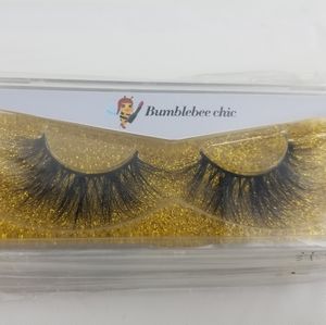 - 2 pairs of lashes extensions lx 66